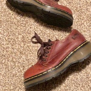 Doc martins low top color brown style 8651 size 7